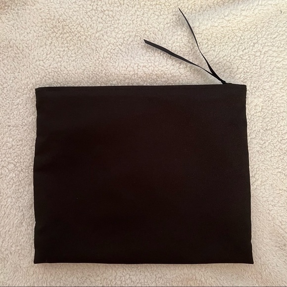 Authentic Gucci Beauty Pouch - Picture 2 of 2